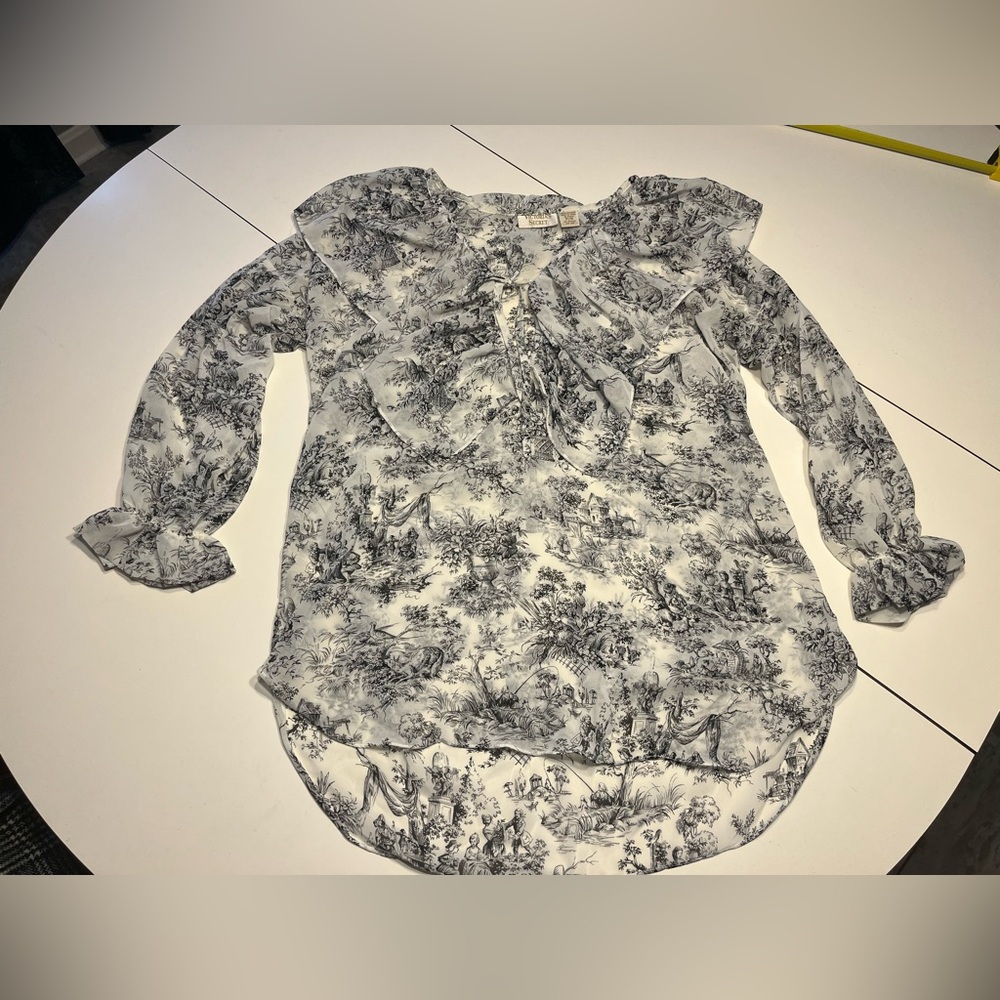Victoria’s Secret small polyester blouse puffy sleeves ruffled neckline vintage